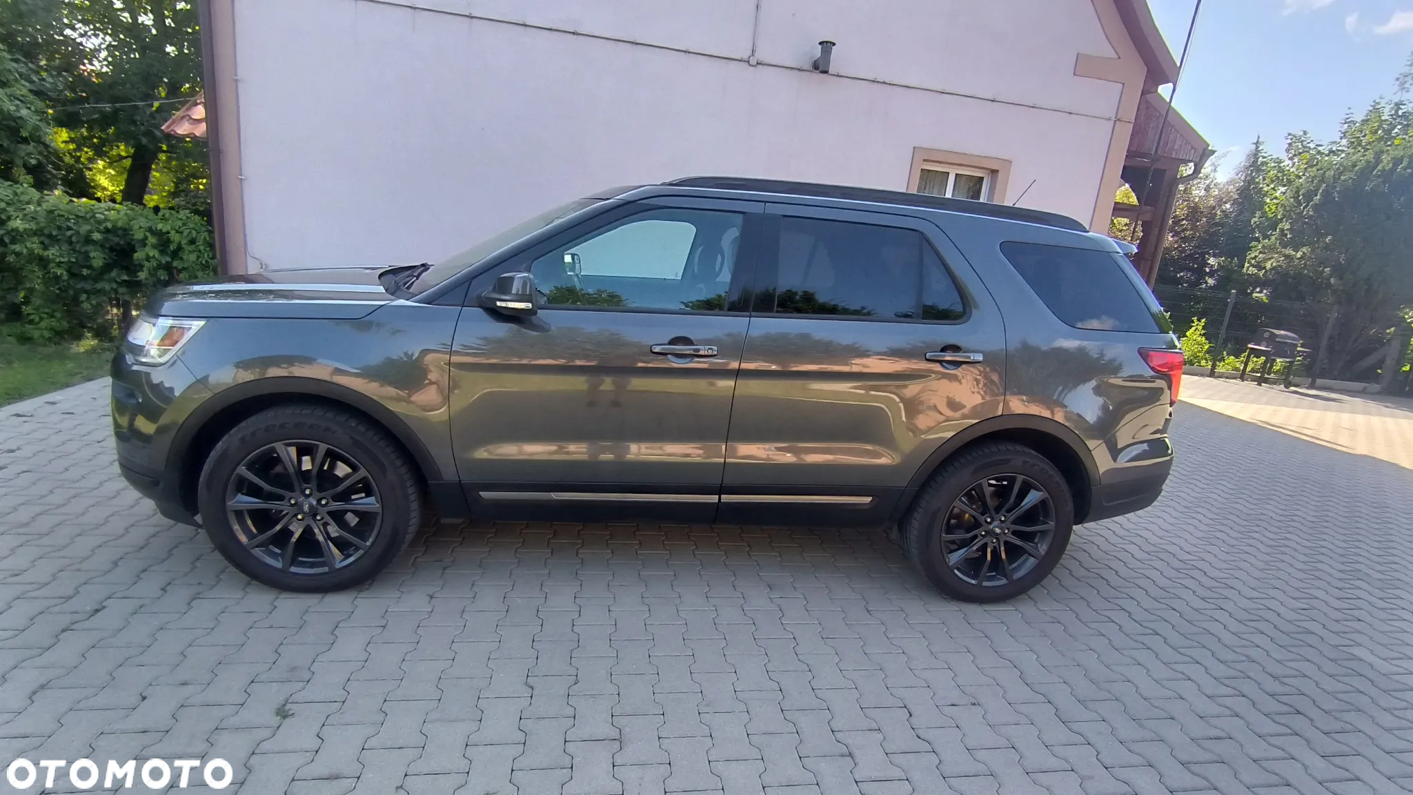 Ford Explorer - 2