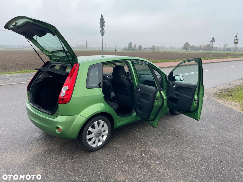 Ford Fiesta 1.4 Ambiente - 19
