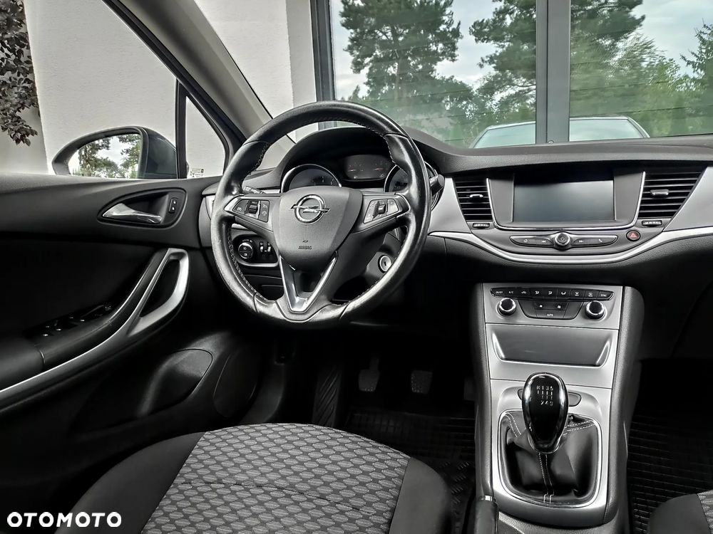 Opel Astra 1.4 T Elite - 11