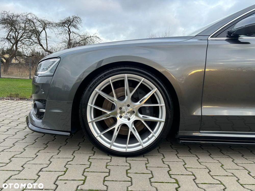 Audi S8 - 6