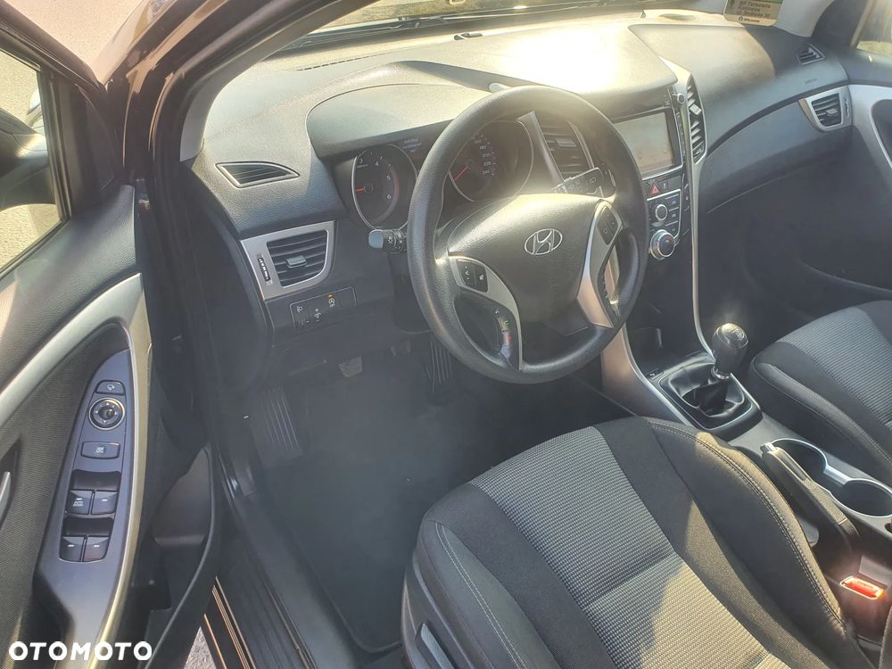 Hyundai i30 blue 1.6 CRDi Classic Navigation - 9