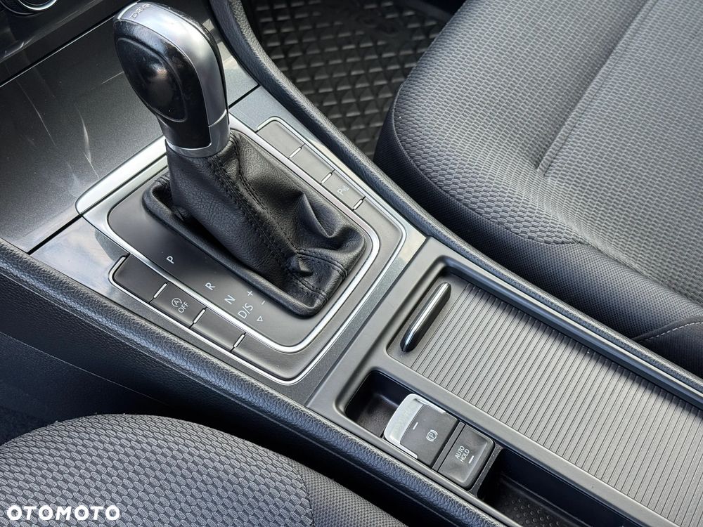 Volkswagen Golf - 19