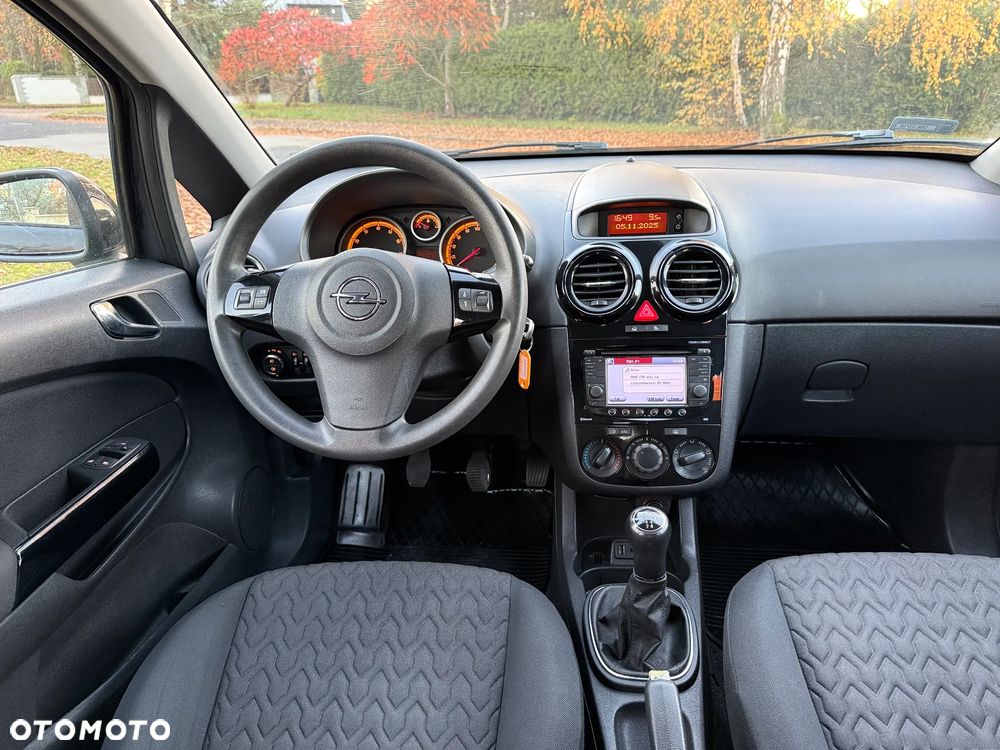 Opel Corsa 1.2 16V Cosmo - 6