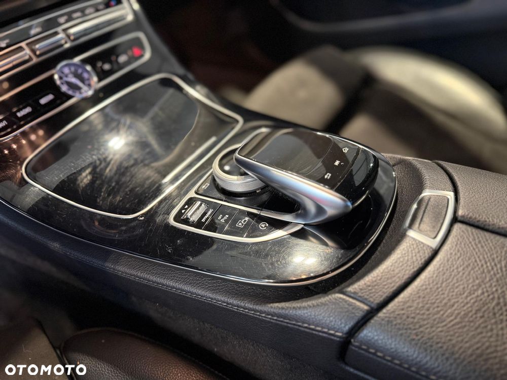 Mercedes-Benz Klasa E 220 d 9G-TRONIC AMG Line - 15