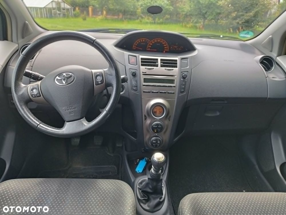 Toyota Yaris 1.33 Premium - 16