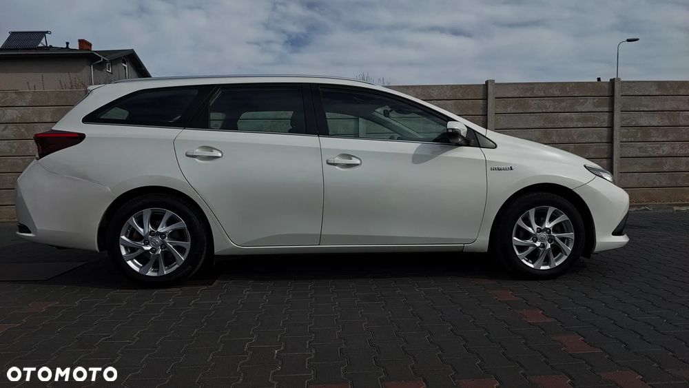 Toyota Auris 1.8 HSD Luna - 5