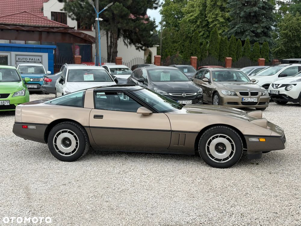 Chevrolet Corvette - 7