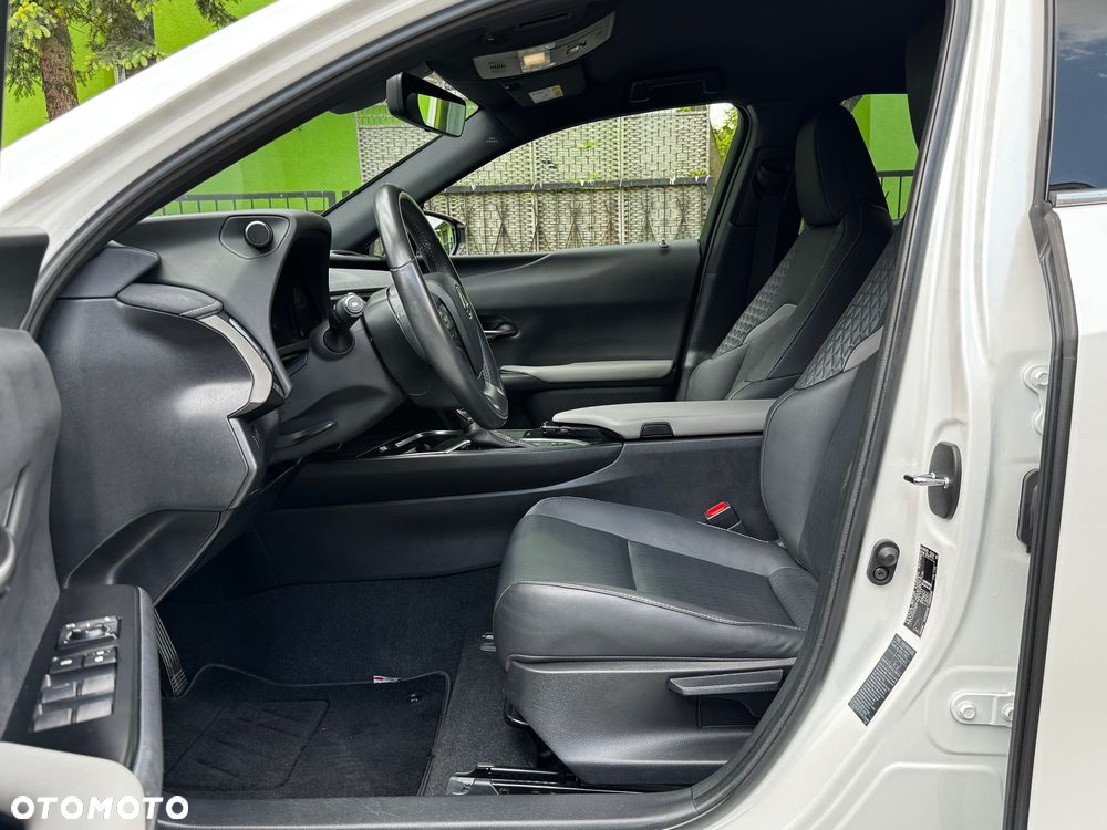 Lexus UX - 9