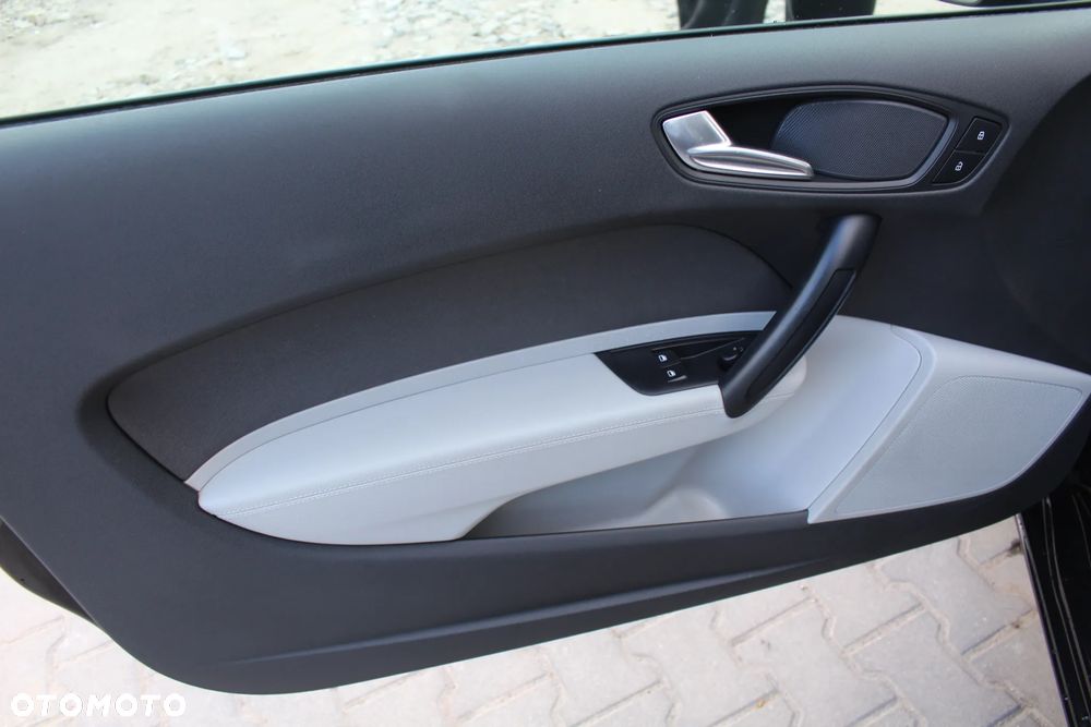 Audi A1 3-drzwiowe 1.4 TFSI S tronic S line edition - 14