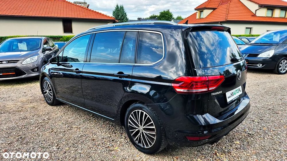Volkswagen Touran - 16