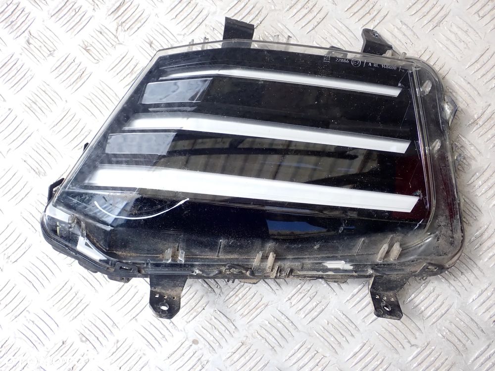 ŚWIATŁA DO JAZDY DZIENNEJ LEWE / PRAWE  PEUGEOT 2008 II LIFT 9850423580 / 980436380 - 2