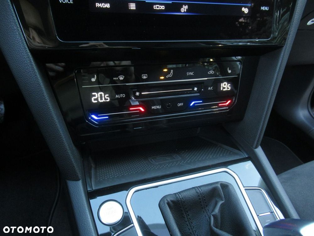 Volkswagen Passat 2.0 TDI EVO Elegance DSG - 16