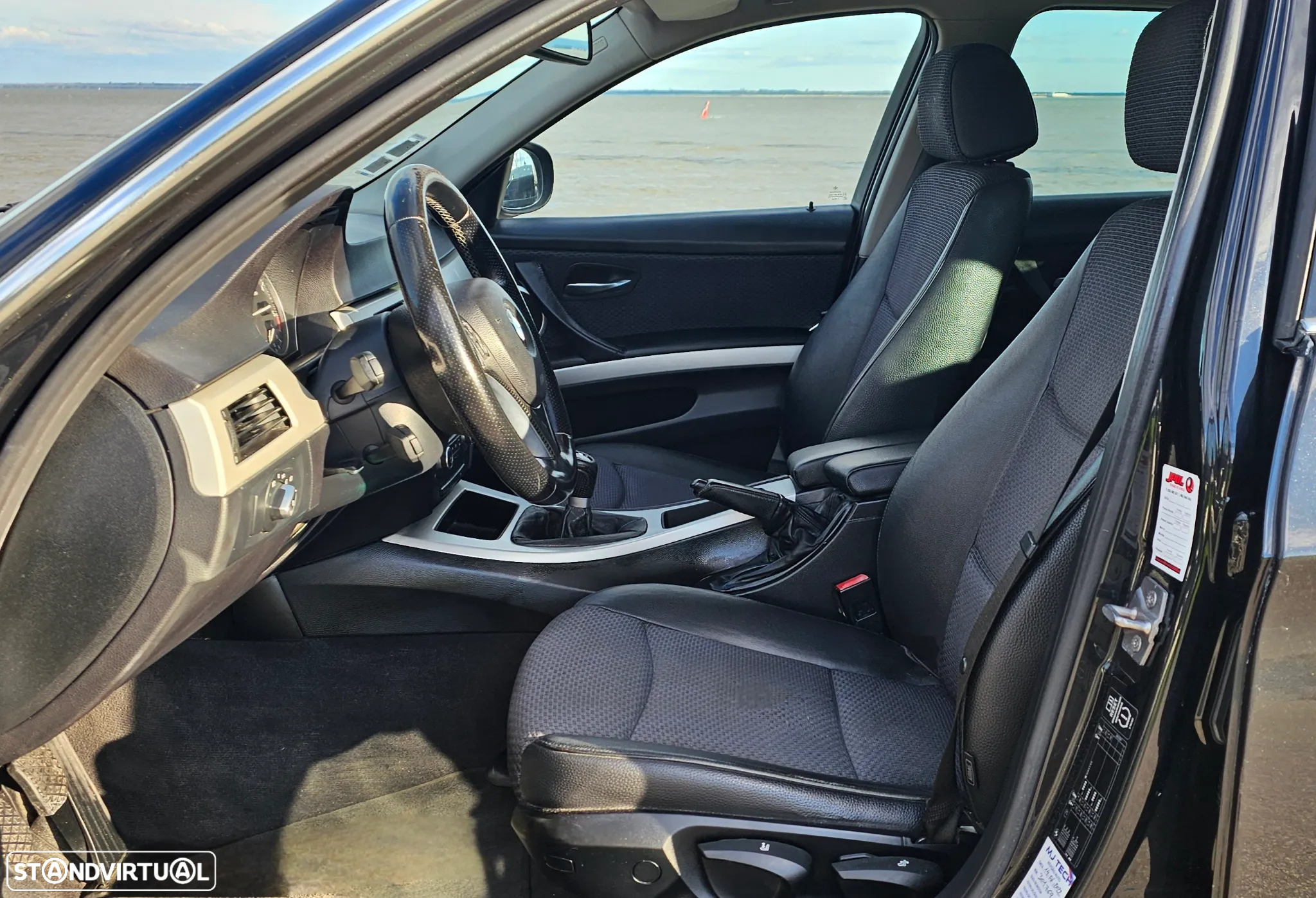 BMW 320 d Touring LifeStyle - 8
