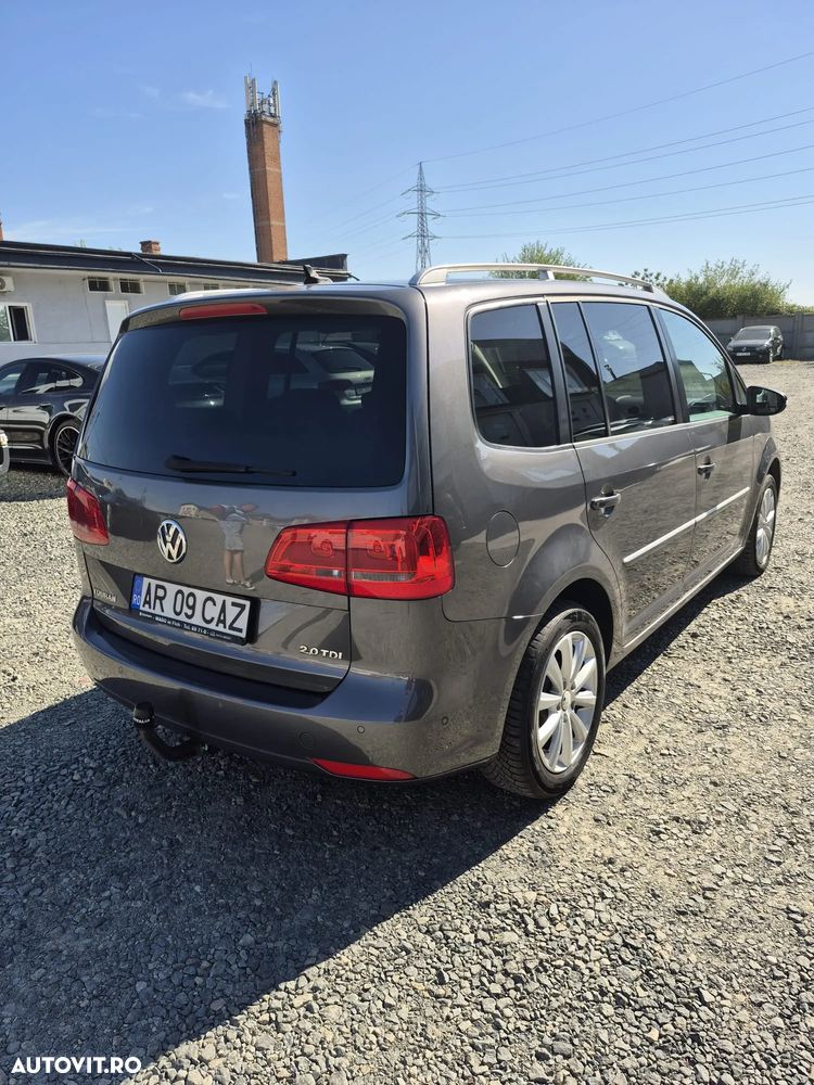 Volkswagen Touran 2.0 TDI DPF BlueMotion Technology STYLE - 4