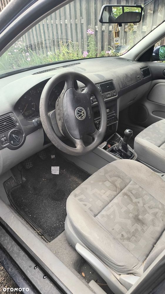 Volkswagen Golf - 2