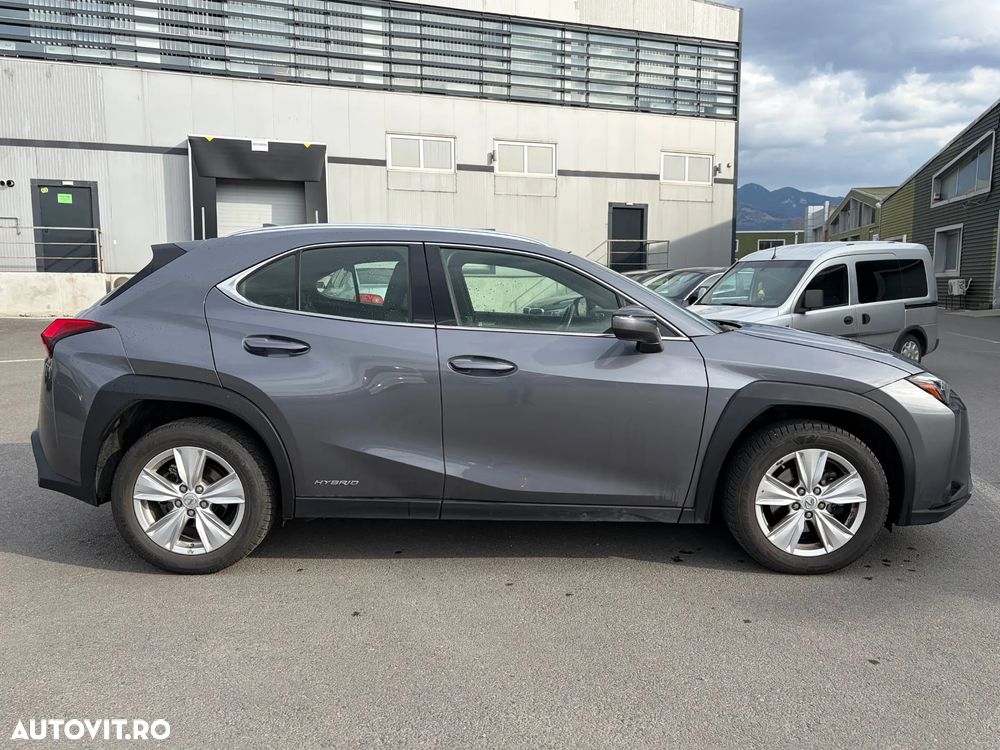 Lexus UX 250h Business Edition - 8
