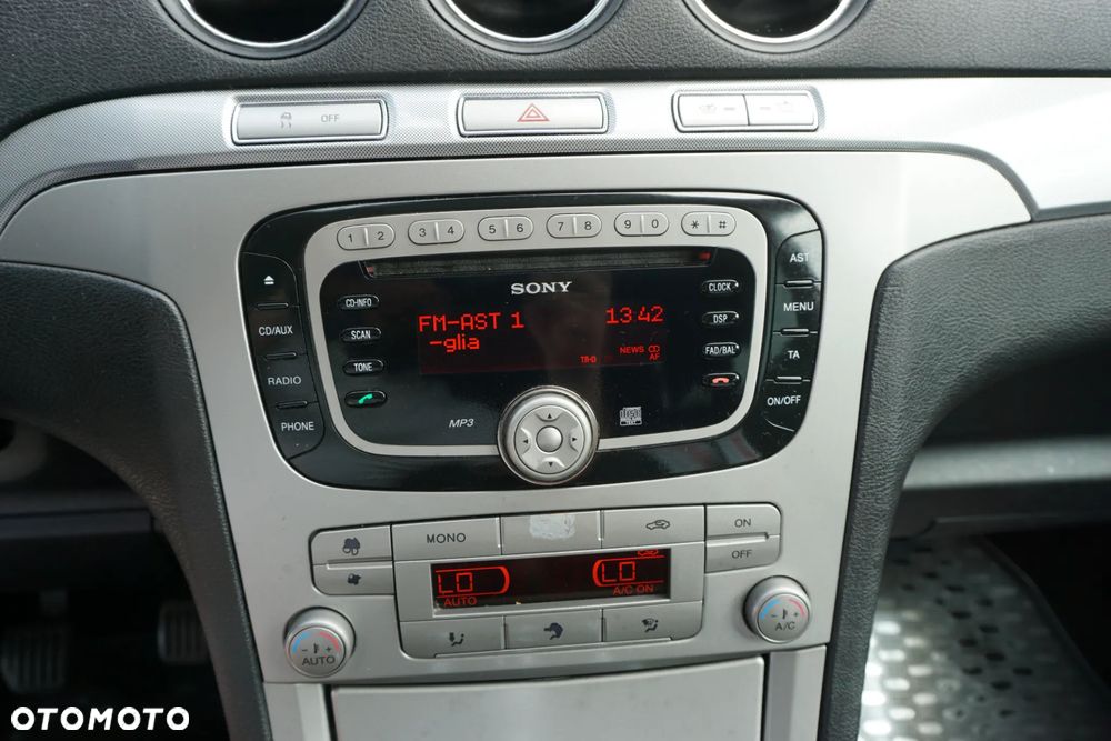 Ford Galaxy 2.0 TDCi Ambiente - 20