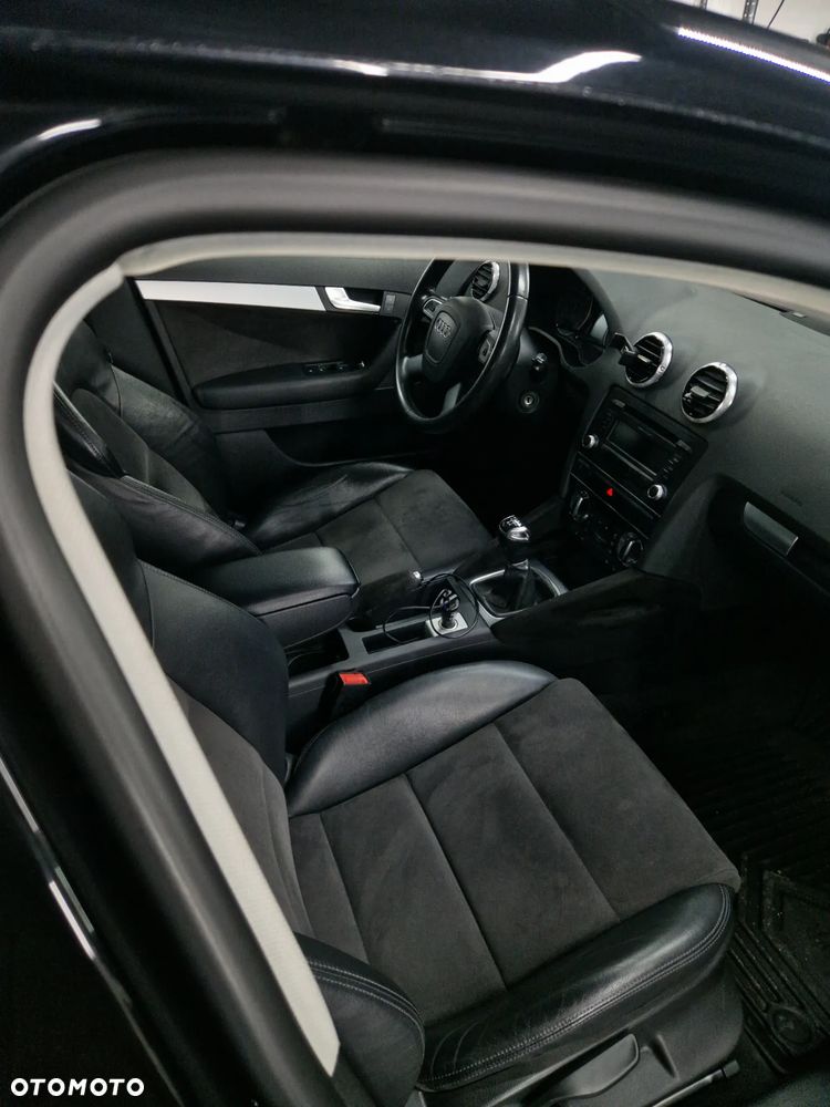 Audi A3 Sportback 1.6 TDI DPF Ambiente - 13