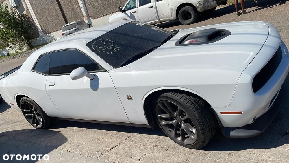 Dodge Challenger 6.4 Scat Pack - 16