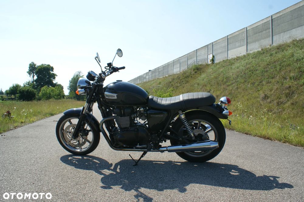 Triumph Bonneville - 6