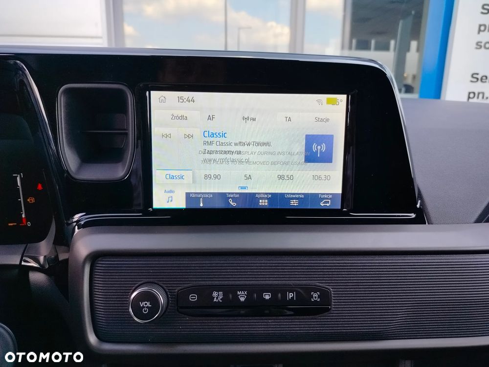 Ford Transit Courier - 14