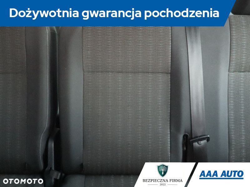 Volkswagen Caravelle - 12