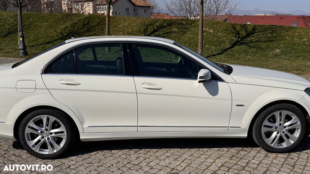 Mercedes-Benz C 180 BlueEFFICIENCY T-Modell - 4