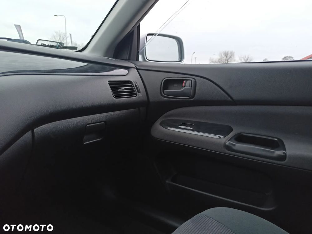 Mitsubishi Lancer - 12