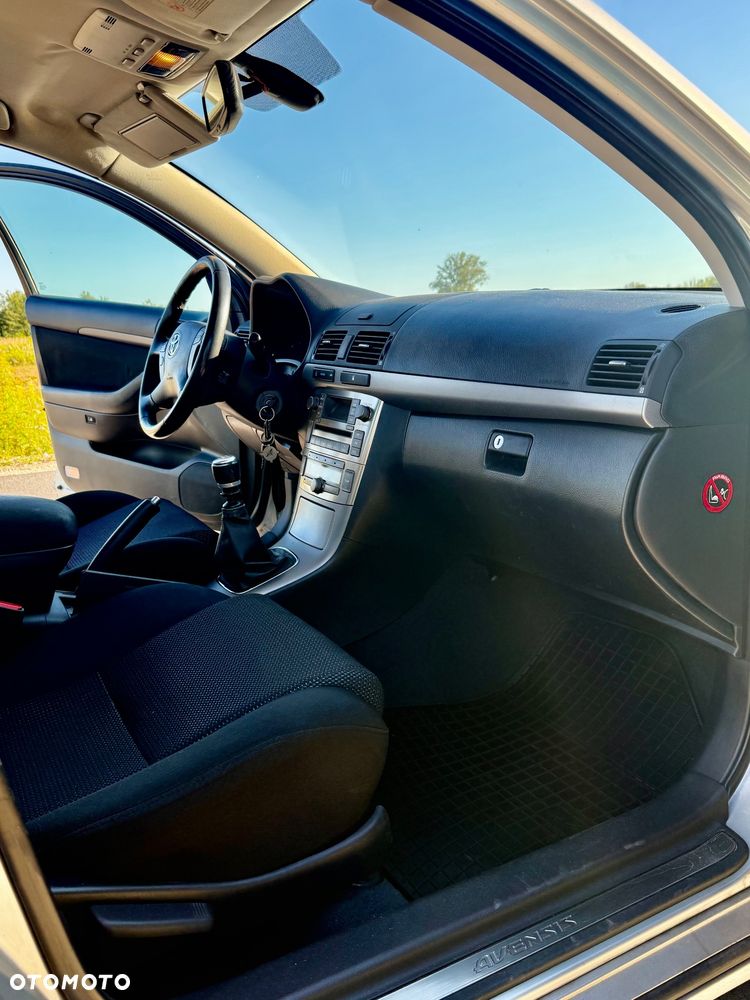 Toyota Avensis 2.0 D-4D Sol - 27