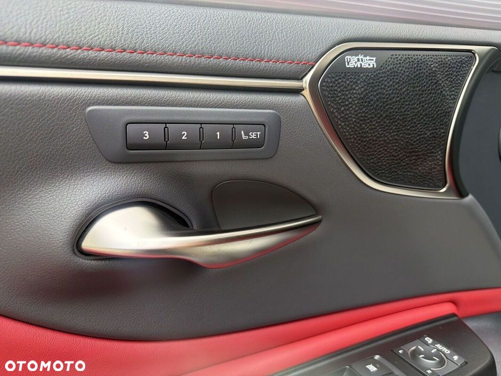 Lexus ES 300h F Sport - 11