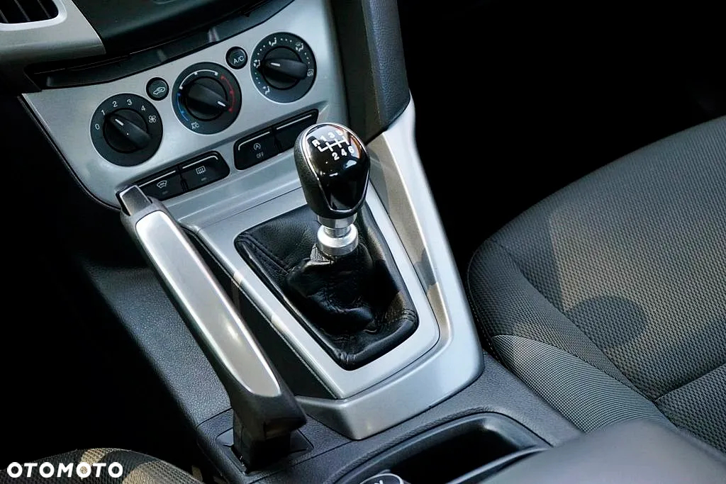 Ford Focus - 25