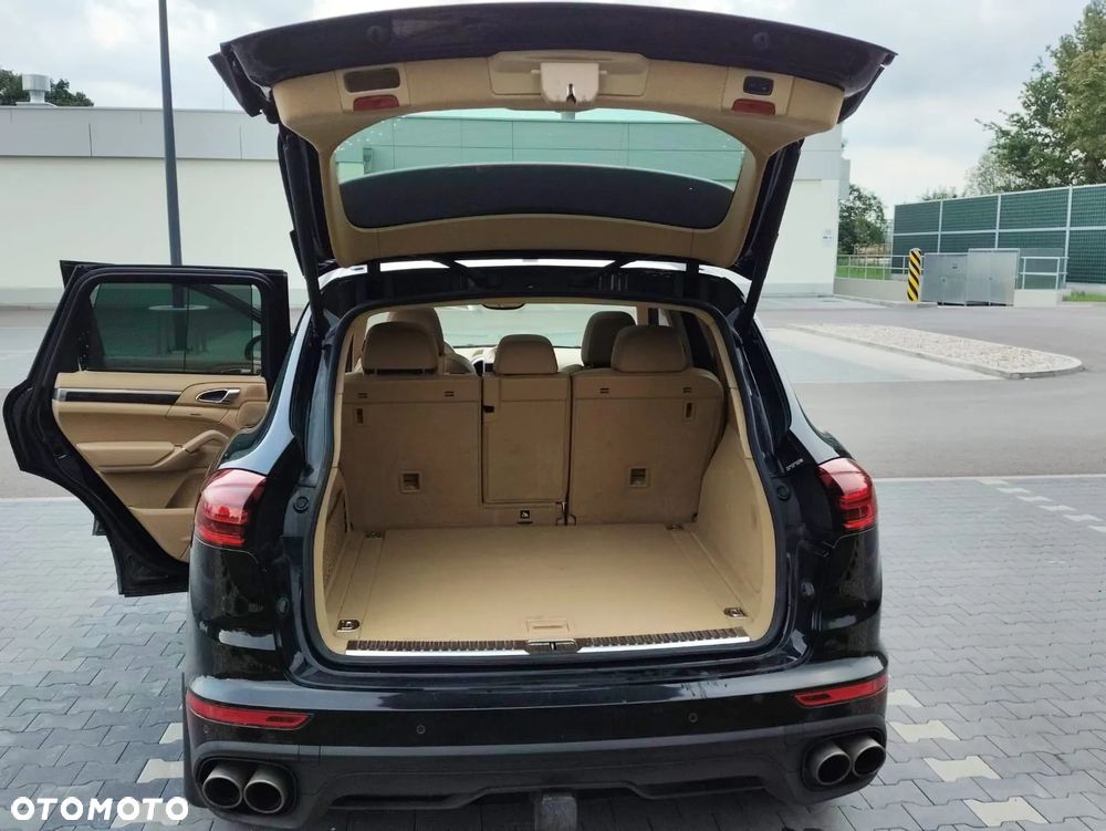 Porsche Cayenne S - 36