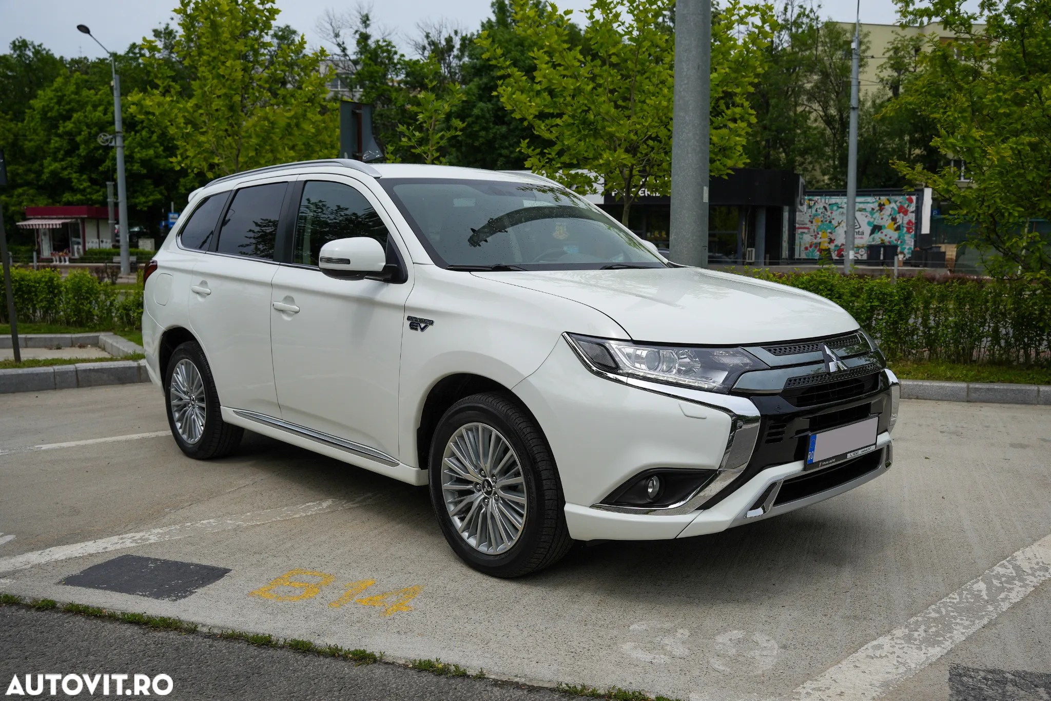Mitsubishi Outlander PHEV 2.4 L 4X4 Invite - 2
