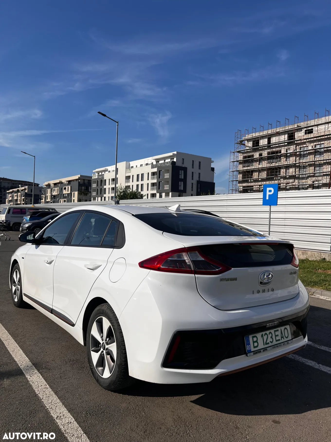 Hyundai IONIQ - 14