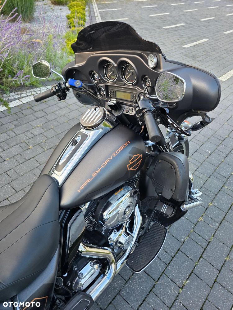 Harley-Davidson FLHTCU Ultra - 23