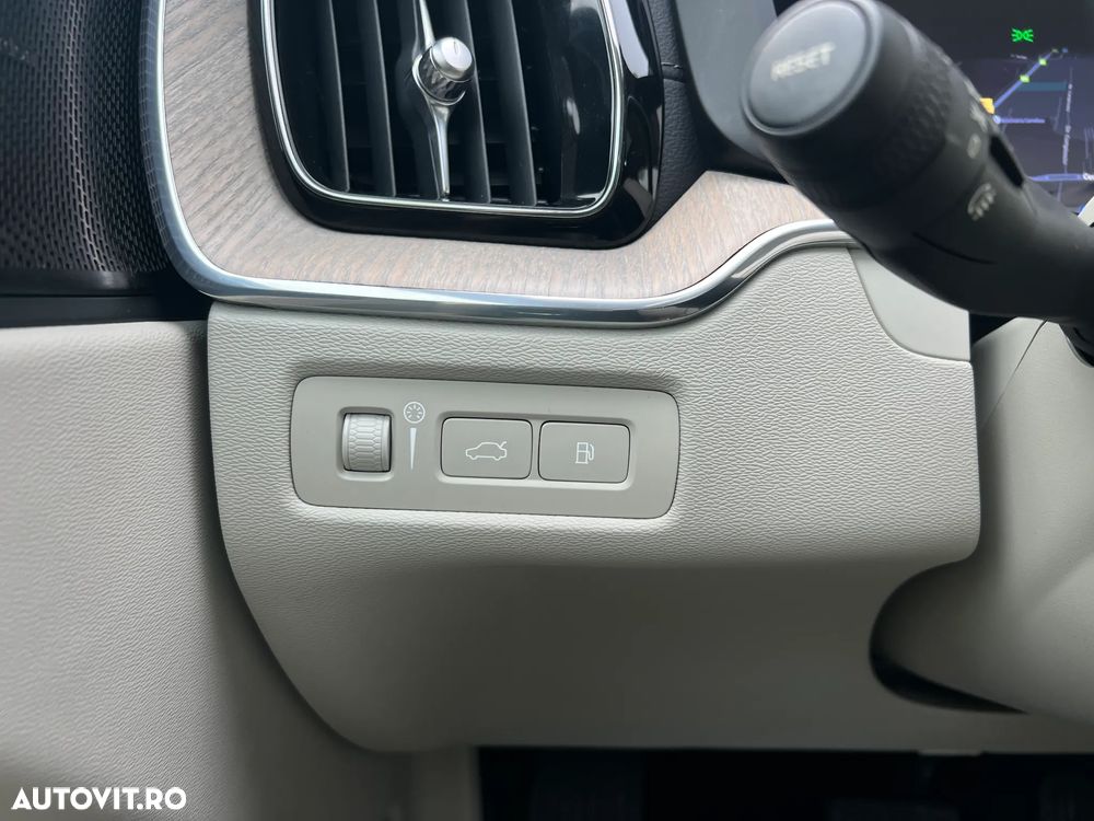 Volvo XC 60 T6 AWD Recharge Geartronic Inscription - 23