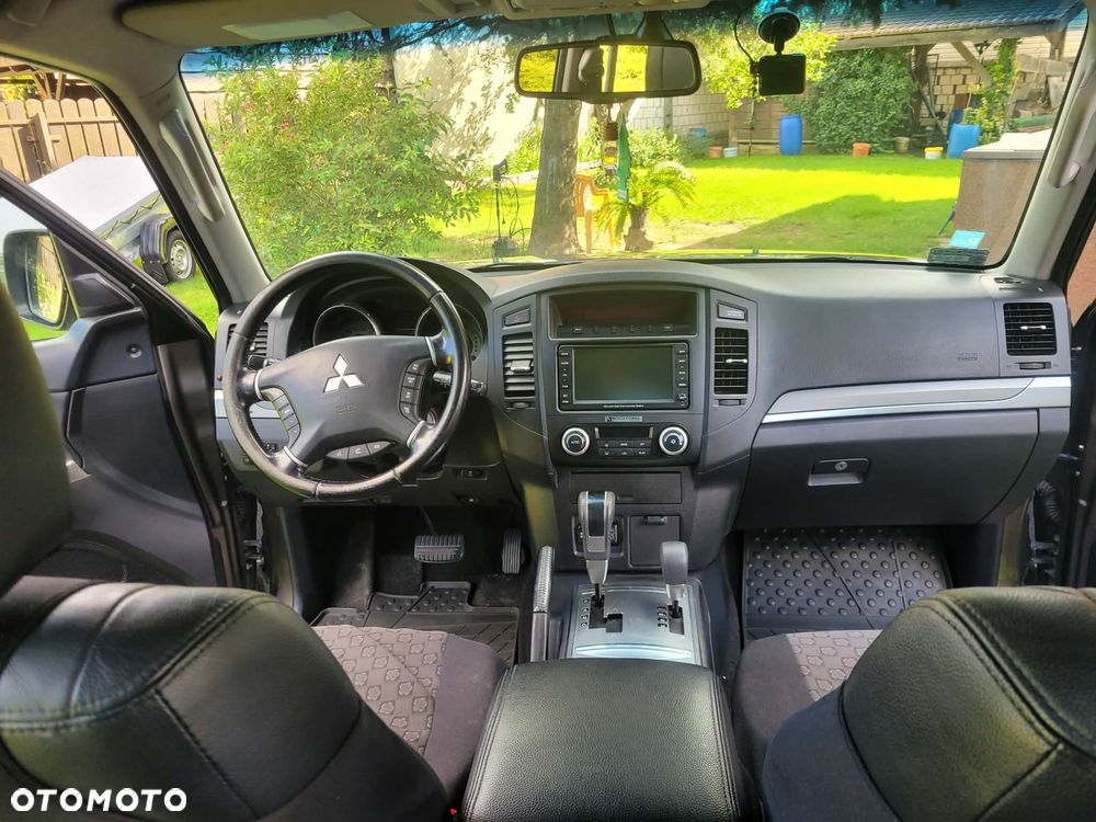 Mitsubishi Pajero 3.2 DID Intense - 17