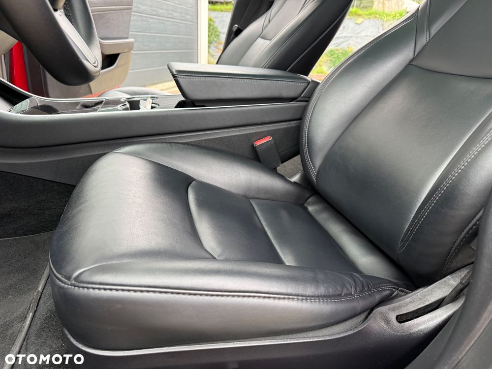 Tesla Model 3 - 36