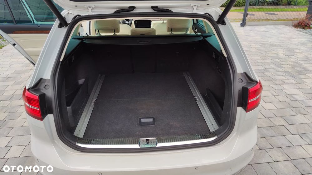 Volkswagen Passat 2.0 TDI Bi-Turbo BMT 4Mot Highline DSG - 9