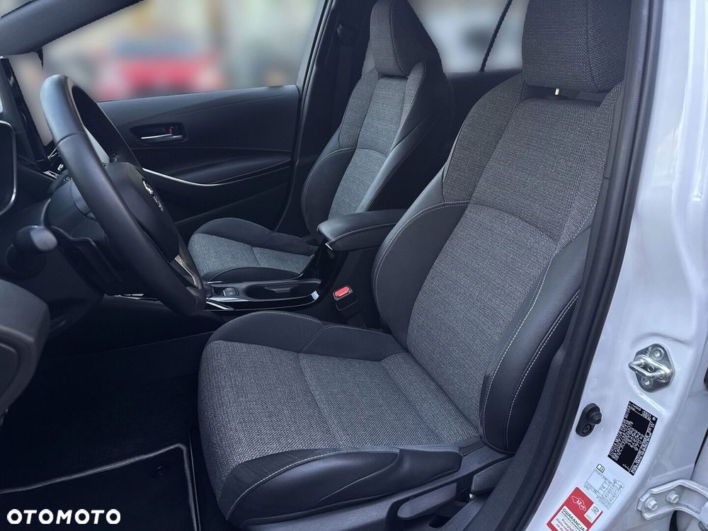 Toyota Corolla - 12