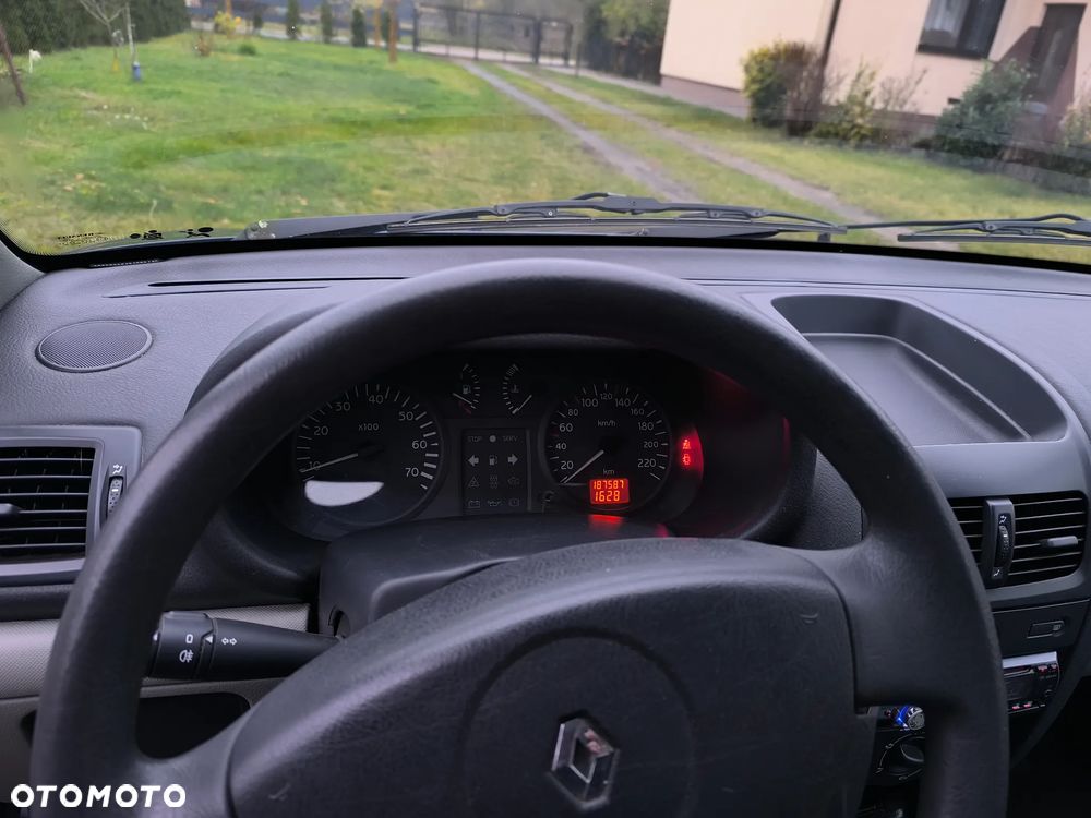 Renault Clio - 6