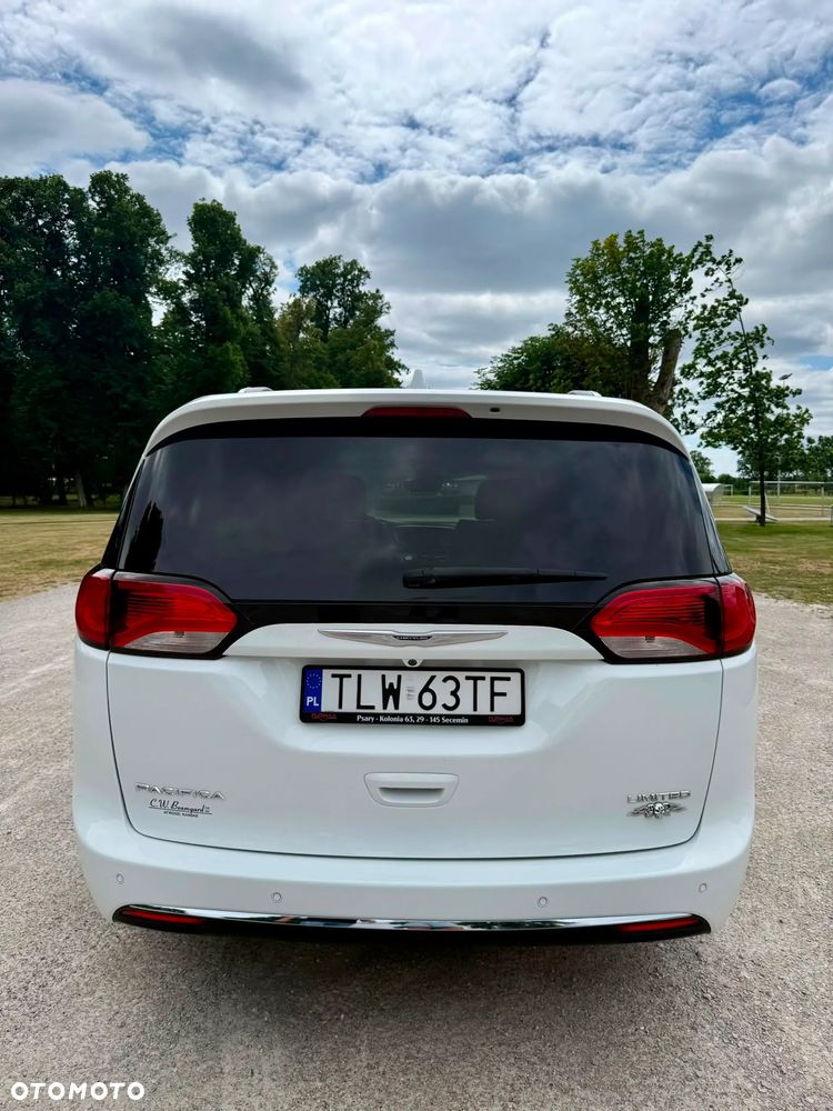 Chrysler Pacifica - 9