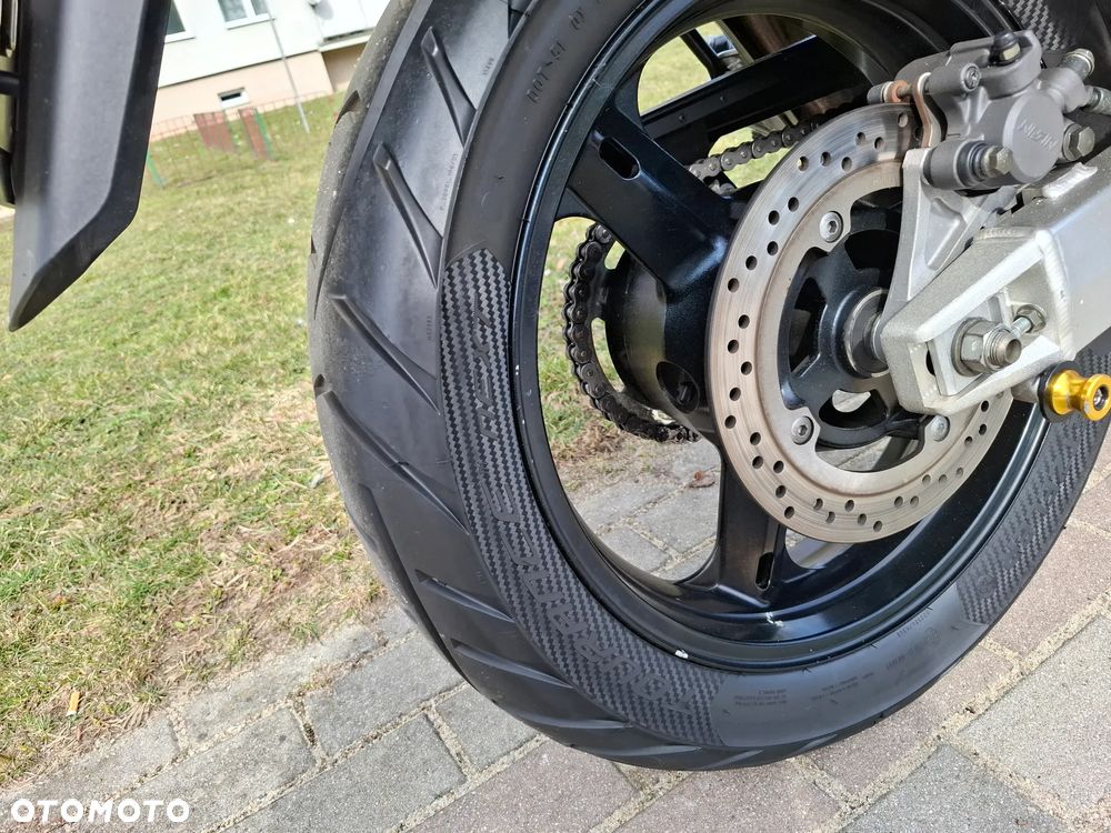 Suzuki V-STROM - 32