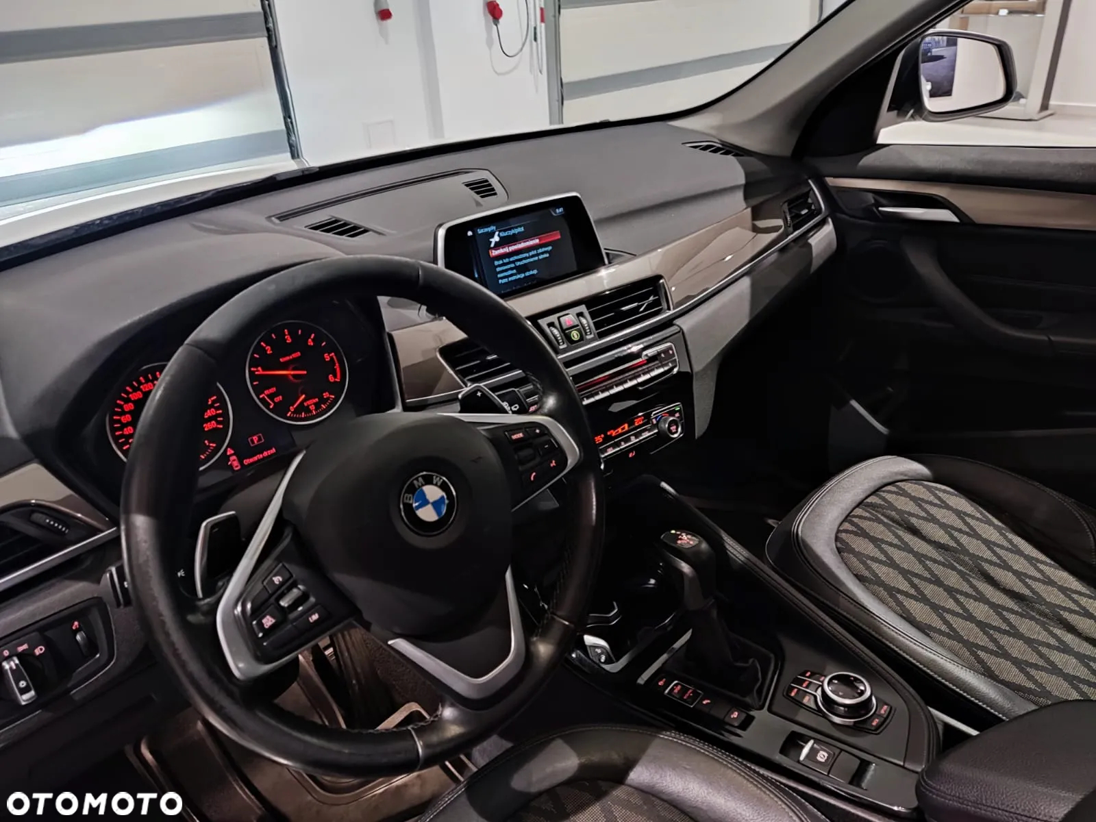 BMW X1 xDrive18d xLine - 14