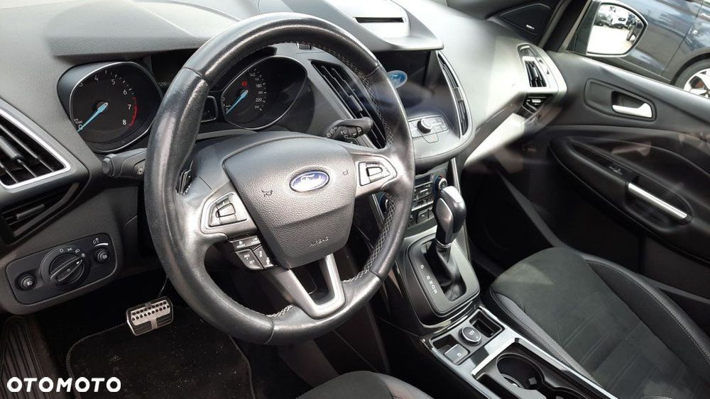 Ford Kuga - 10