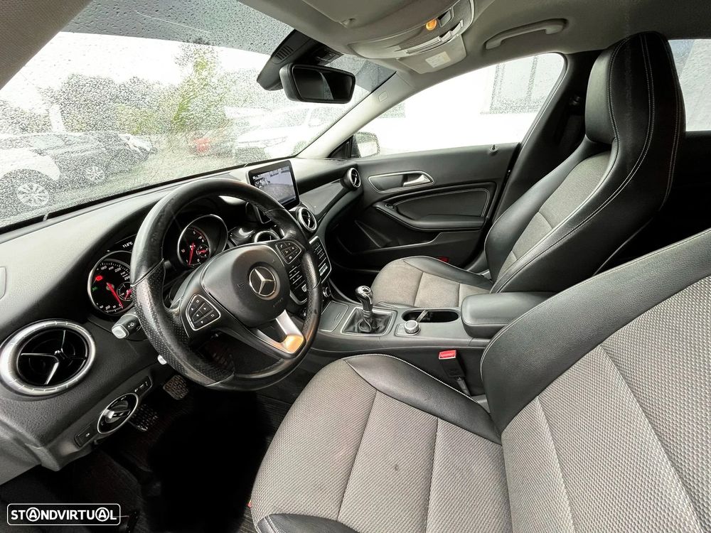 Mercedes-Benz CLA 180 d Urban - 10