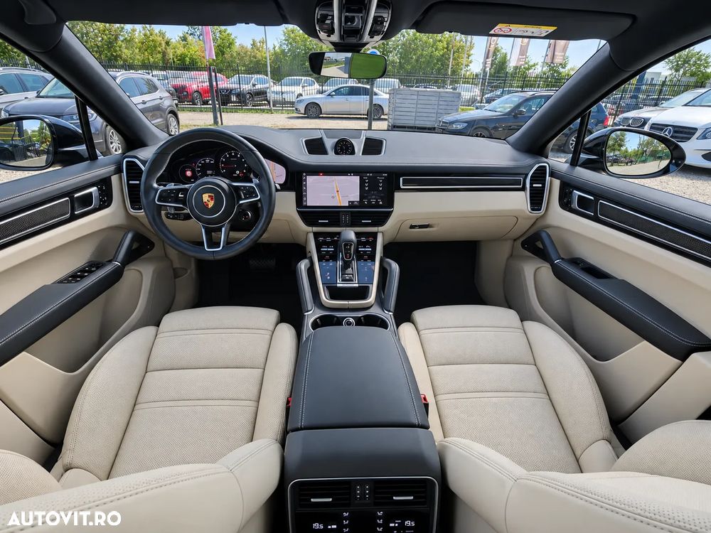 Porsche Cayenne - 12