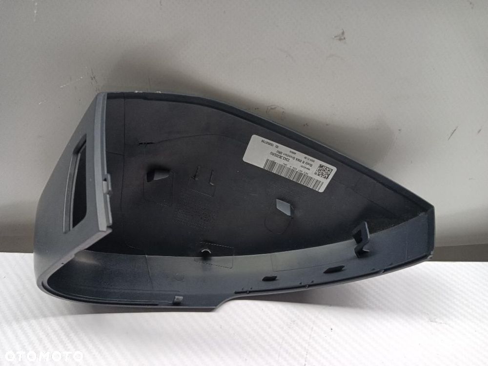 OBUDOWA LUSTERKA PRAWA SKODA OCTAVIA IV 5E3857538 - 5