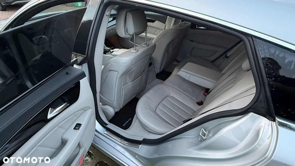 Mercedes-Benz CLS 350 CDI 4-Matic BlueEff - 15