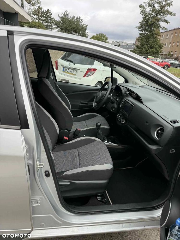 Toyota Yaris 1.5 Premium - 10